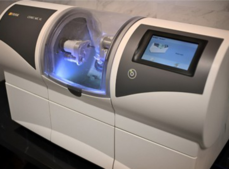 ミリングマシン(セレック)について｜池袋の歯医者・歯科「Lily Smile Dental Clinic」