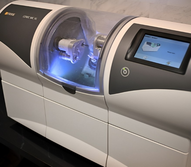 セレック｜池袋の歯医者・歯科「Lily Smile Dental Clinic」